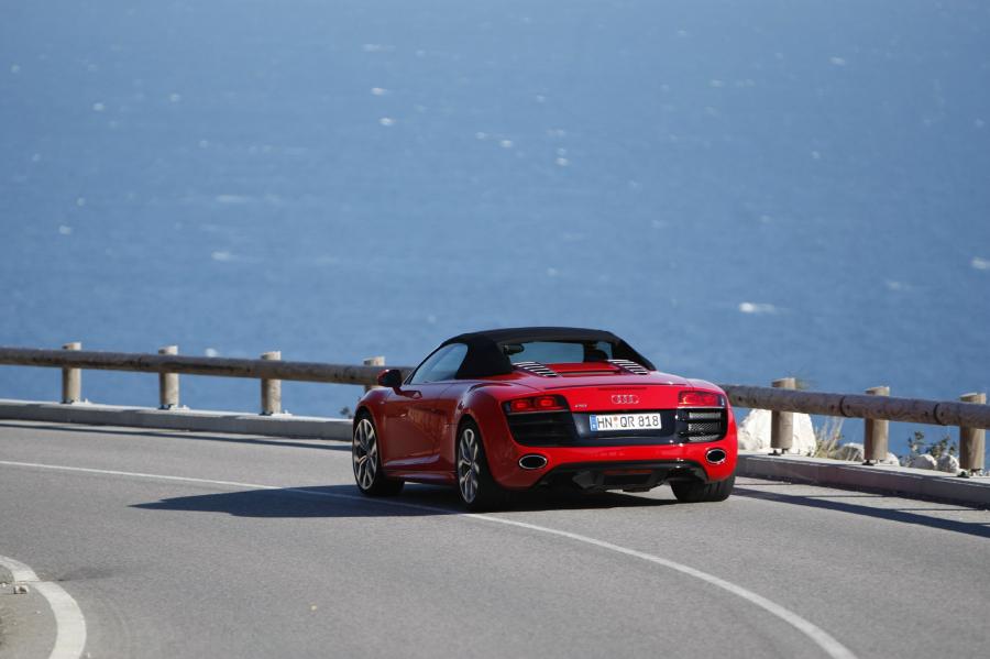  Audi R8 Spyder 5.2 FSI Quattro 2010 года  (WW) (фото 59 из 79)